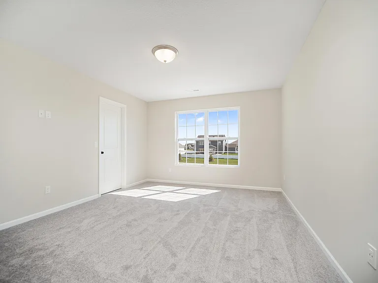 1045 W Hamilton Rd N — Photo 18