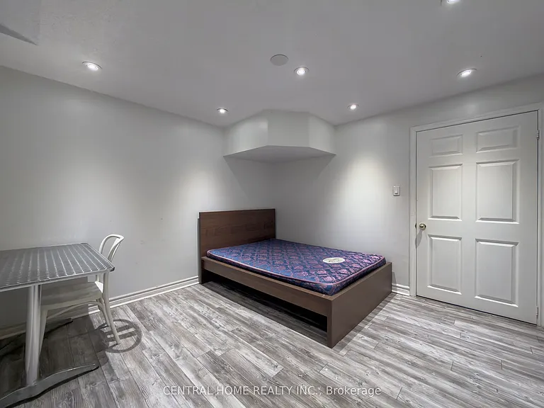 25 Eastvale Dr #BASEMENT — Photo 13