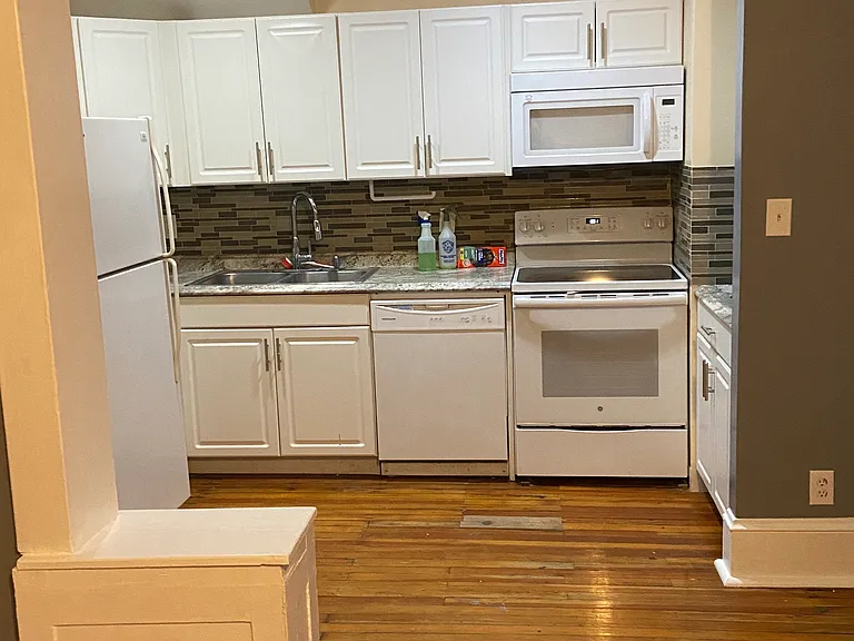 834 Marshall Ave SW #A — Photo 3