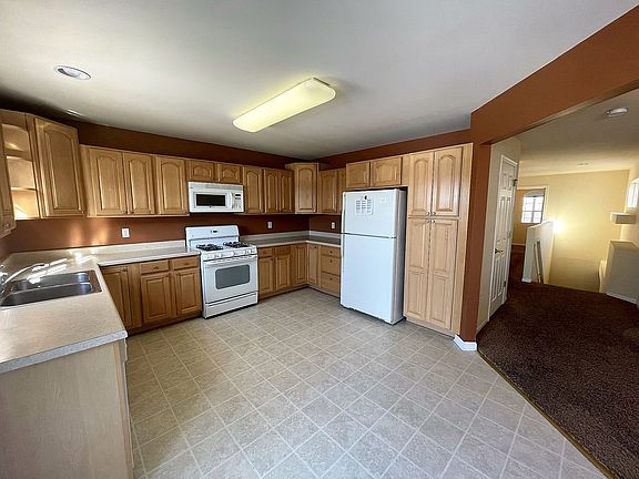 2nd image of 1151 Townline Rd Unit 205