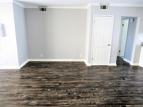 2nd image of 1008 7th St APT 6