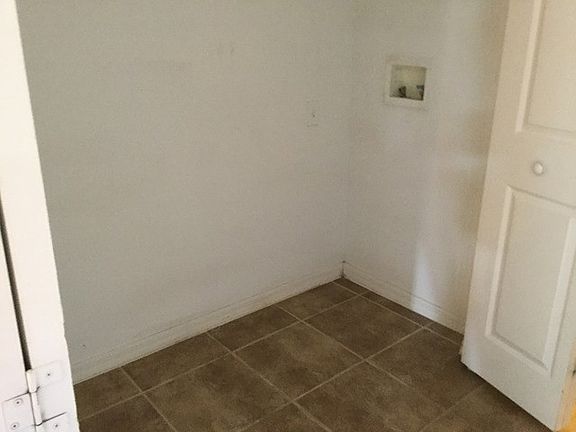 5th image of 705 Lobelia Dr