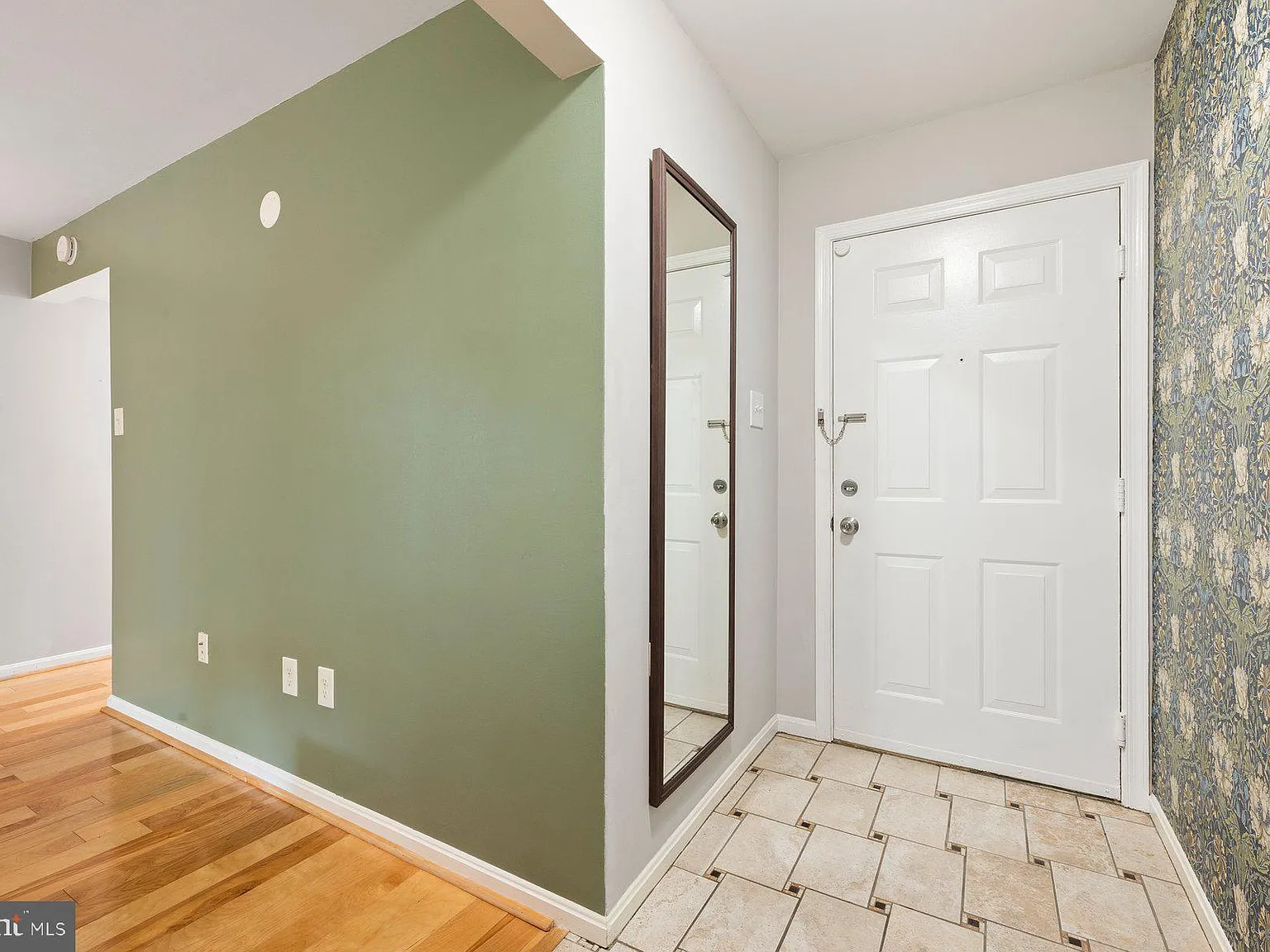 3 bed, 2.0 bath, 922 sqft, $2,250 — Photo 4