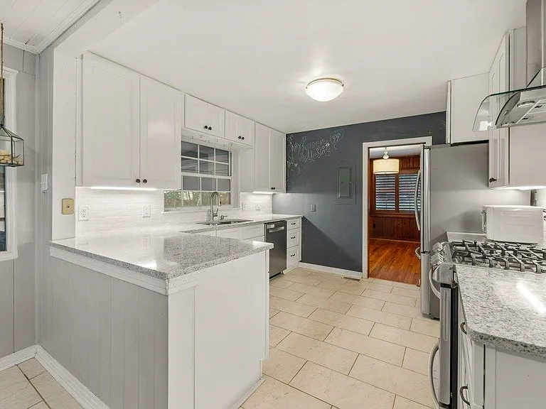 1142 Old Fort Dr — Photo 14