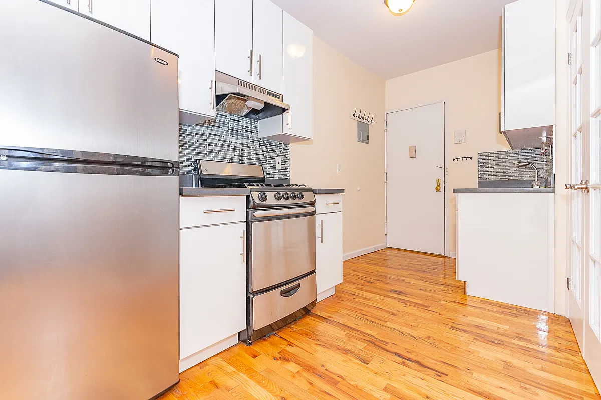 Photo 2 of 8 - 244 Roebling St #4 - Brooklyn, NY Building Photo - 244 Roebling St #4