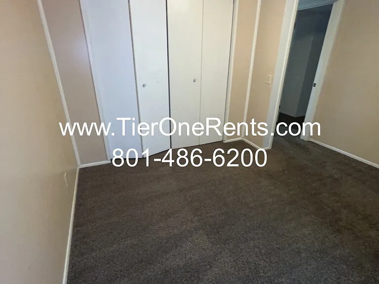 619 Angie Cir — Photo 9