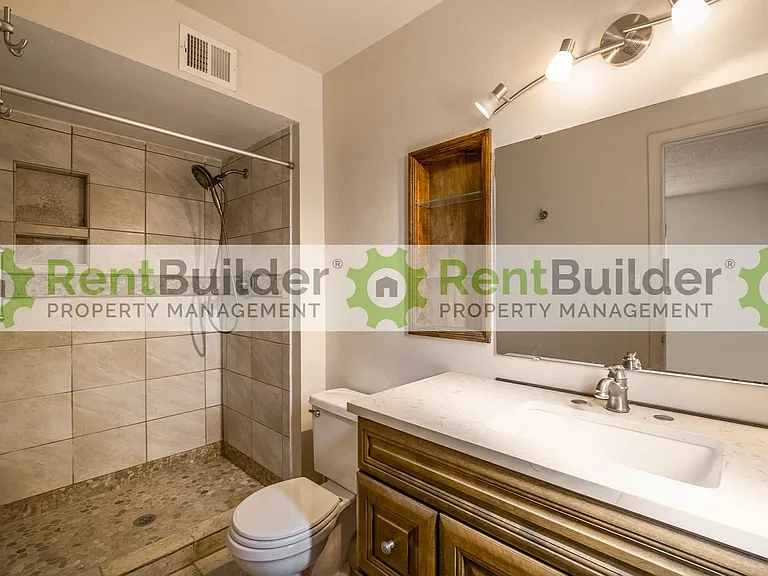 14104 Turner Pl NE — Photo 3