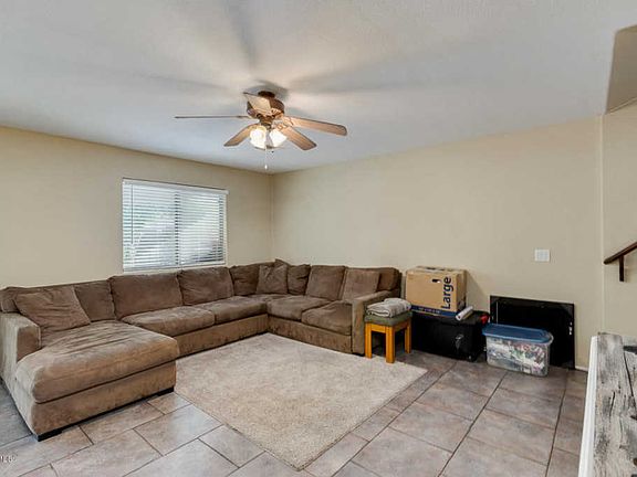 4th image of 373 W Hereford Dr