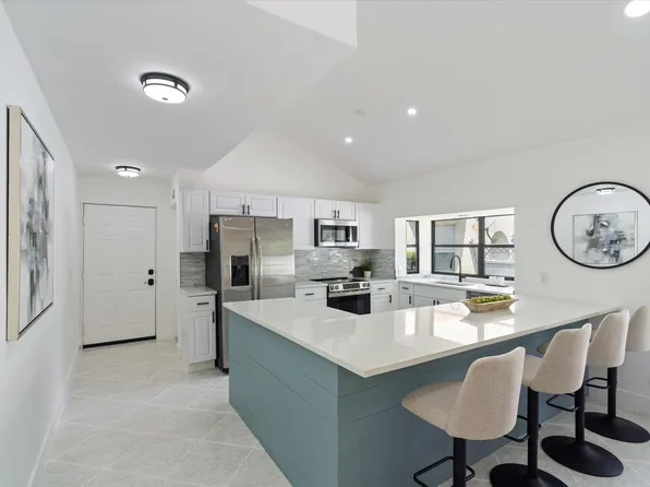 818 Via Toscana, Wellington, FL 33414