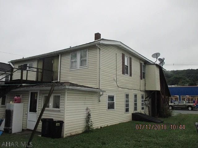 2nd image of 906 Maple Ave