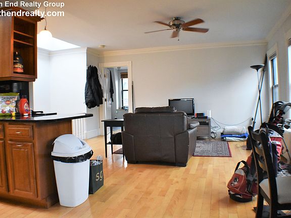 3rd image of 87 Dartmouth St APT 4