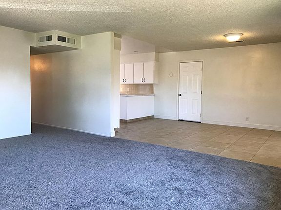 3rd image of 2516 Beachwood Dr