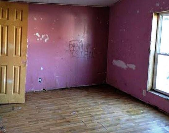 5th image of 137 Beach Dr