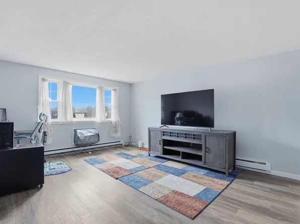 180 Main St APT B34, Bridgewater, MA 02324