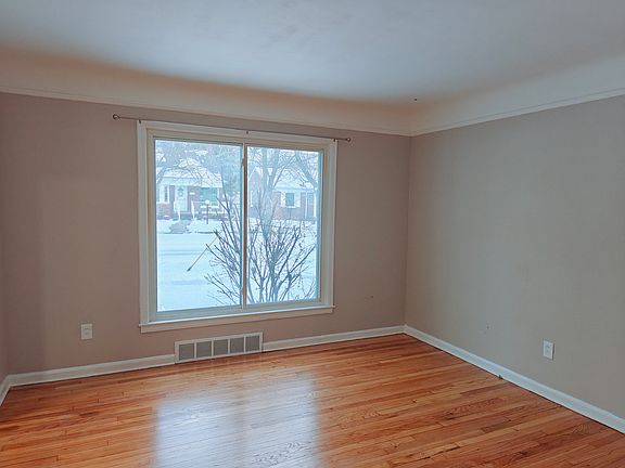 3rd image of 9653 Virgil Ave