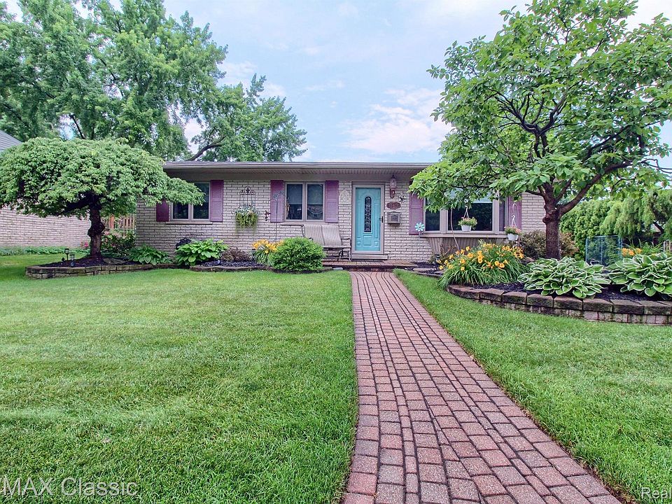 1st image of 11411 Parkview Dr