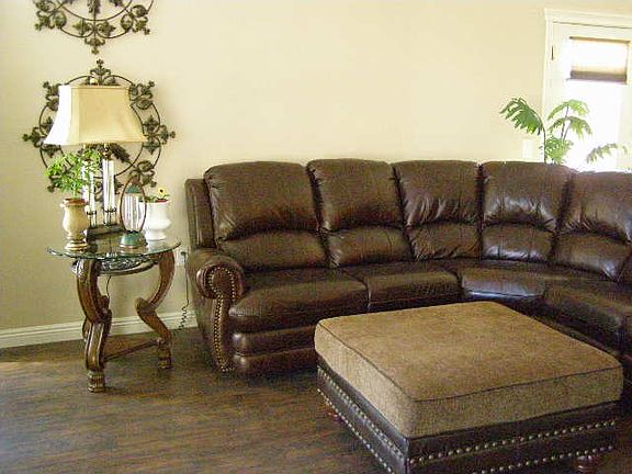 4th image of 11169 Pleasant Hills Dr