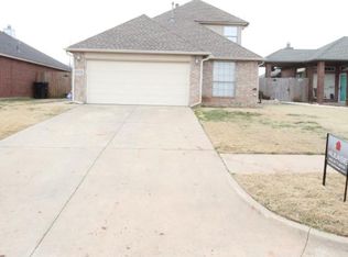 1102 SW 24th St, Moore, OK 73170