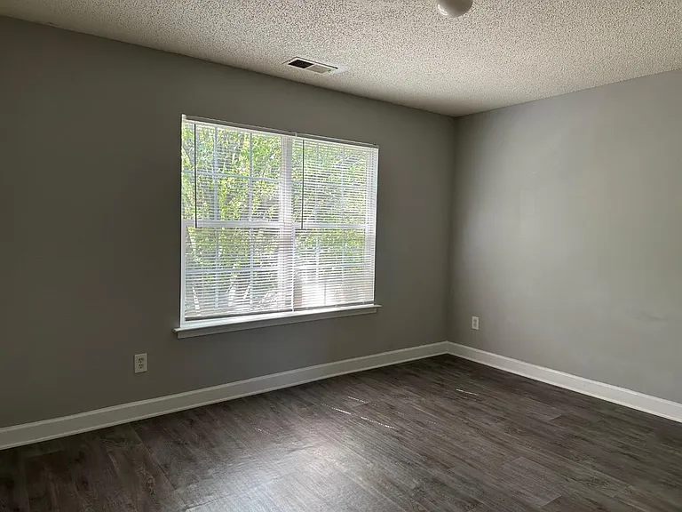422 Kingville Dr — Photo 6