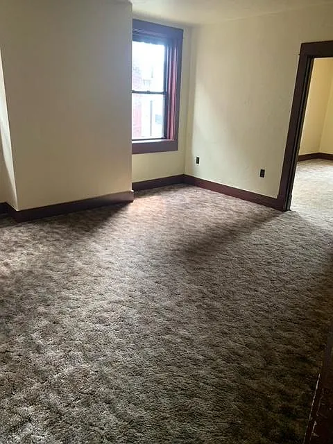 3 bed, 1200 sqft, $935 — Photo 4