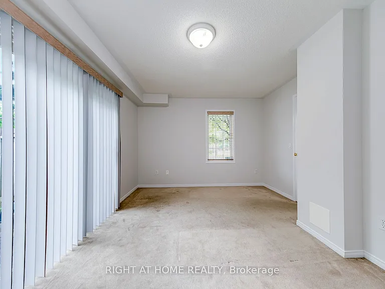 38 Fairview Rd W #38 — Photo 40