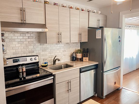 5th image of 3710 Dartmouth Ave N