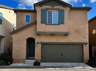 944 Lassen Ln W, Madera, CA 93636