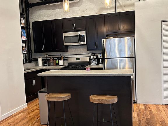 4th image of 1049 N Paulina St #2R
