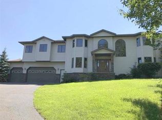 1700 Grandview Dr, Marquette, MI 49855