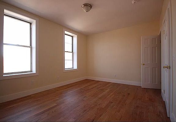 2nd image of 669 Hancock St #2A