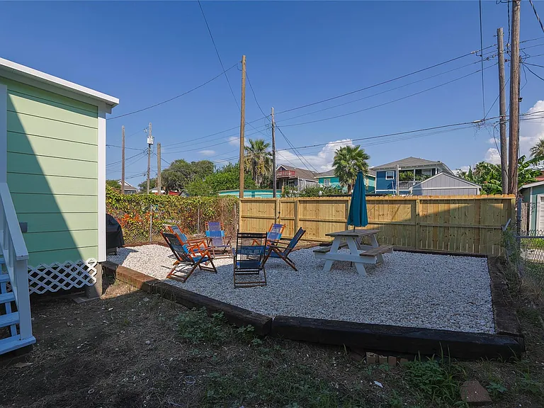 2912 Avenue R — Photo 33