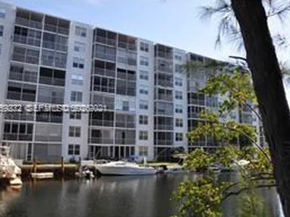 3660 NE 166th St APT 611, North Miami Beach, FL 33160