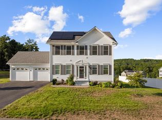 172 Brookview Dr, Hooksett, NH 03106