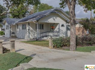 310 S Lavernia, Marion, TX 78124