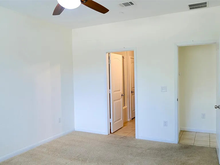 2880 Donnell Dr #801 — Photo 9