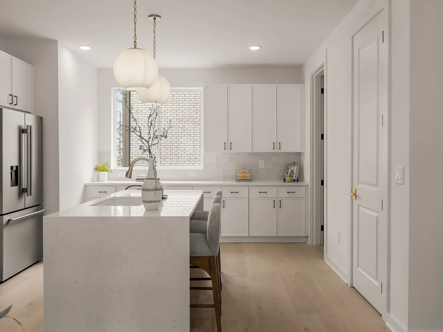 3 bed, 3.5 bath, 1925 sqft, $3,500 — Photo 3