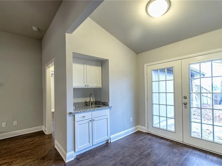 3509 Scott Dr — Photo 5