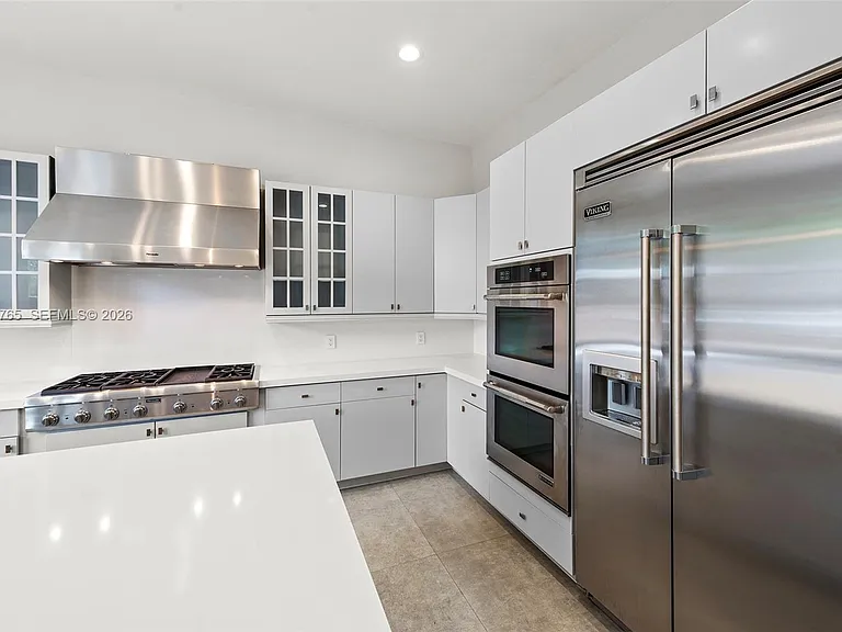 552 Palm Dr — Photo 17