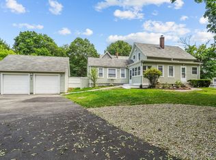 22 E Grove St, Middleboro, MA 02346