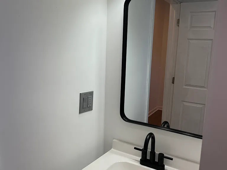 308 W Queen Ln #1 — Photo 7