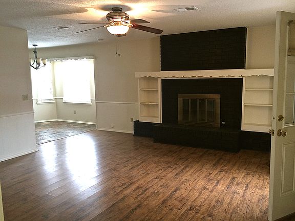 2nd image of 4005 Clearwell St
