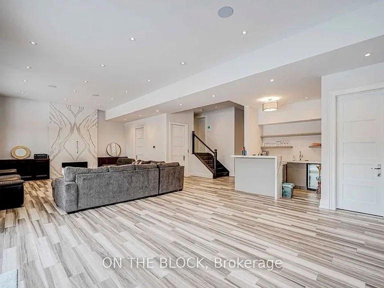 408 Connaught Ave — Photo 23