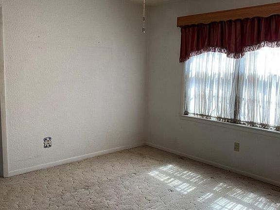 5th image of 901 S Katherine St