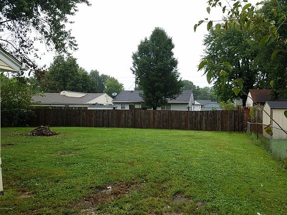 3rd image of 7405 Rainbow Dr