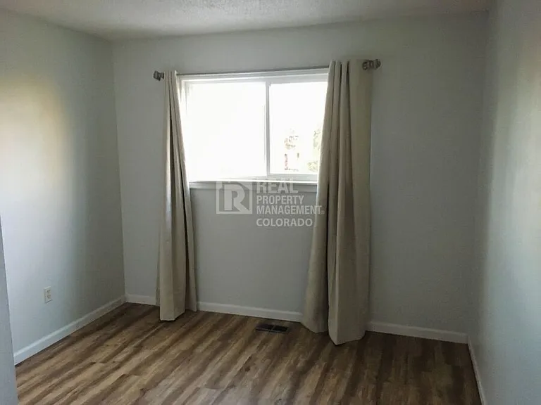 2607 W 101st Pl — Photo 17