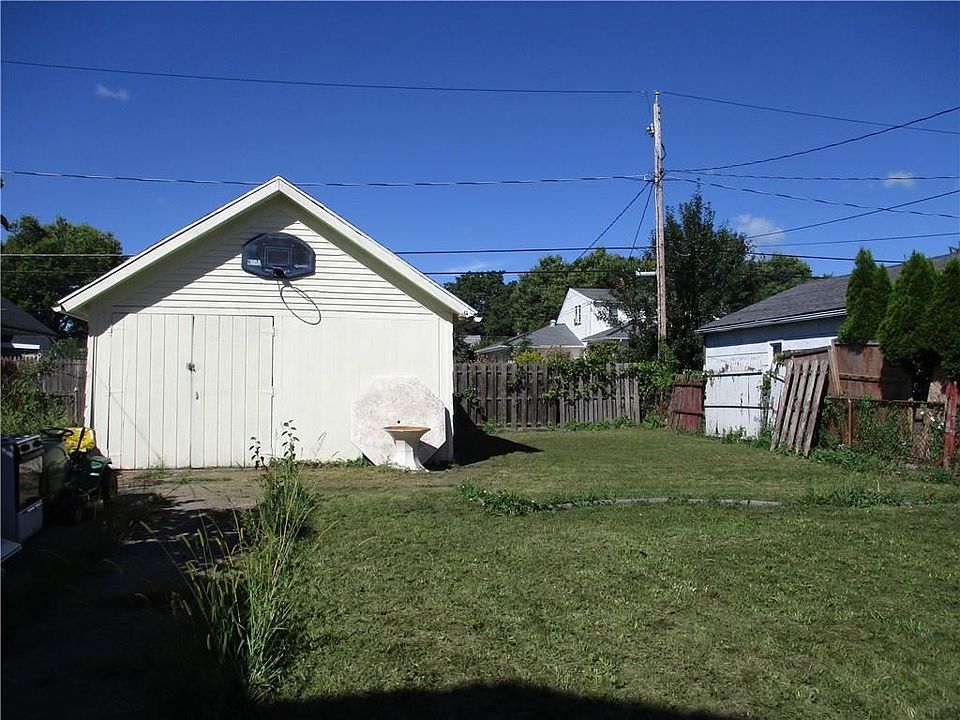 2nd image of 341 McNaughton St