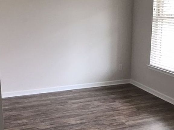 3rd image of 3360 Ashford Loop