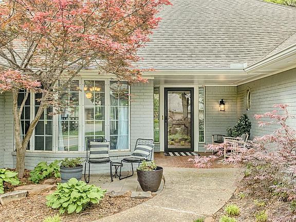 2nd image of 612 Timber Ridge Rd