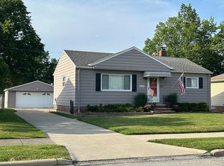 30047 Forest Grove Rd, Willowick, OH 44095