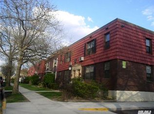 6976 136th St, Kew Gardens Hills, NY 11367